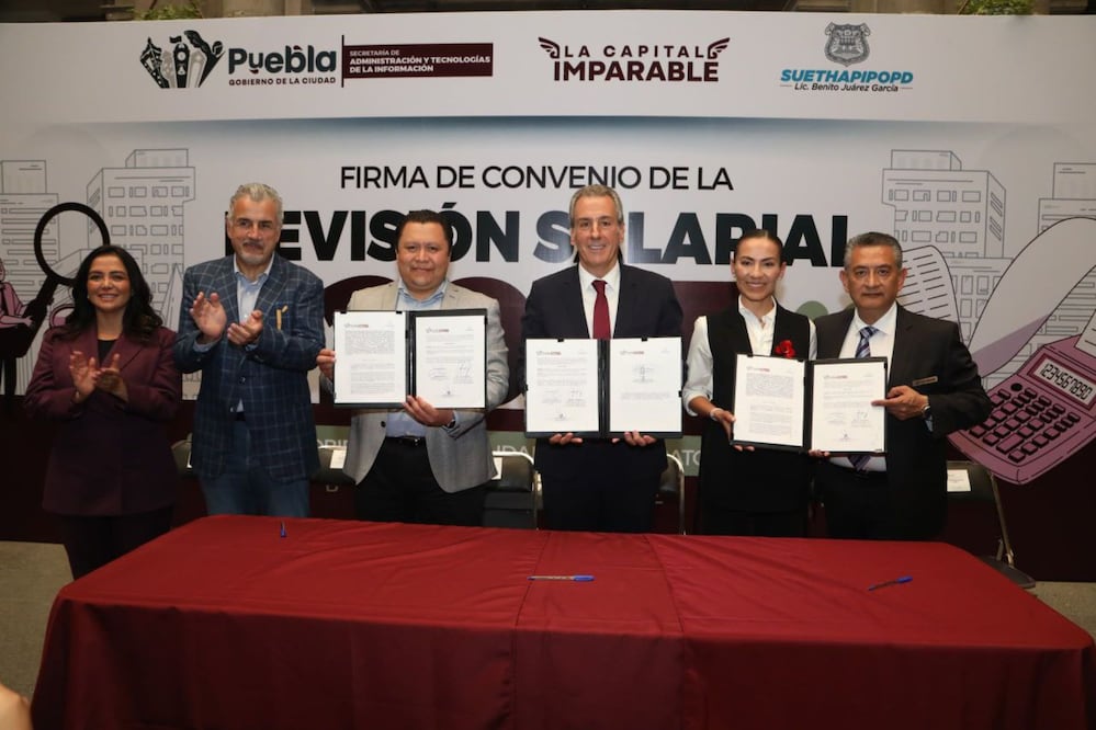 Se llevó a cabo la firma del Convenio de Revisión Salarial 2025 | Foto: Ayuntamiento de Puebla