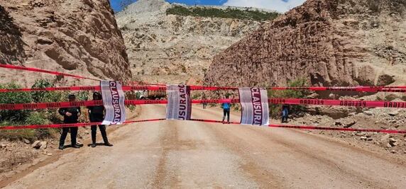 Ayuntamiento de Tecamachalco clausura trabajos de la cementera Cruz Azul