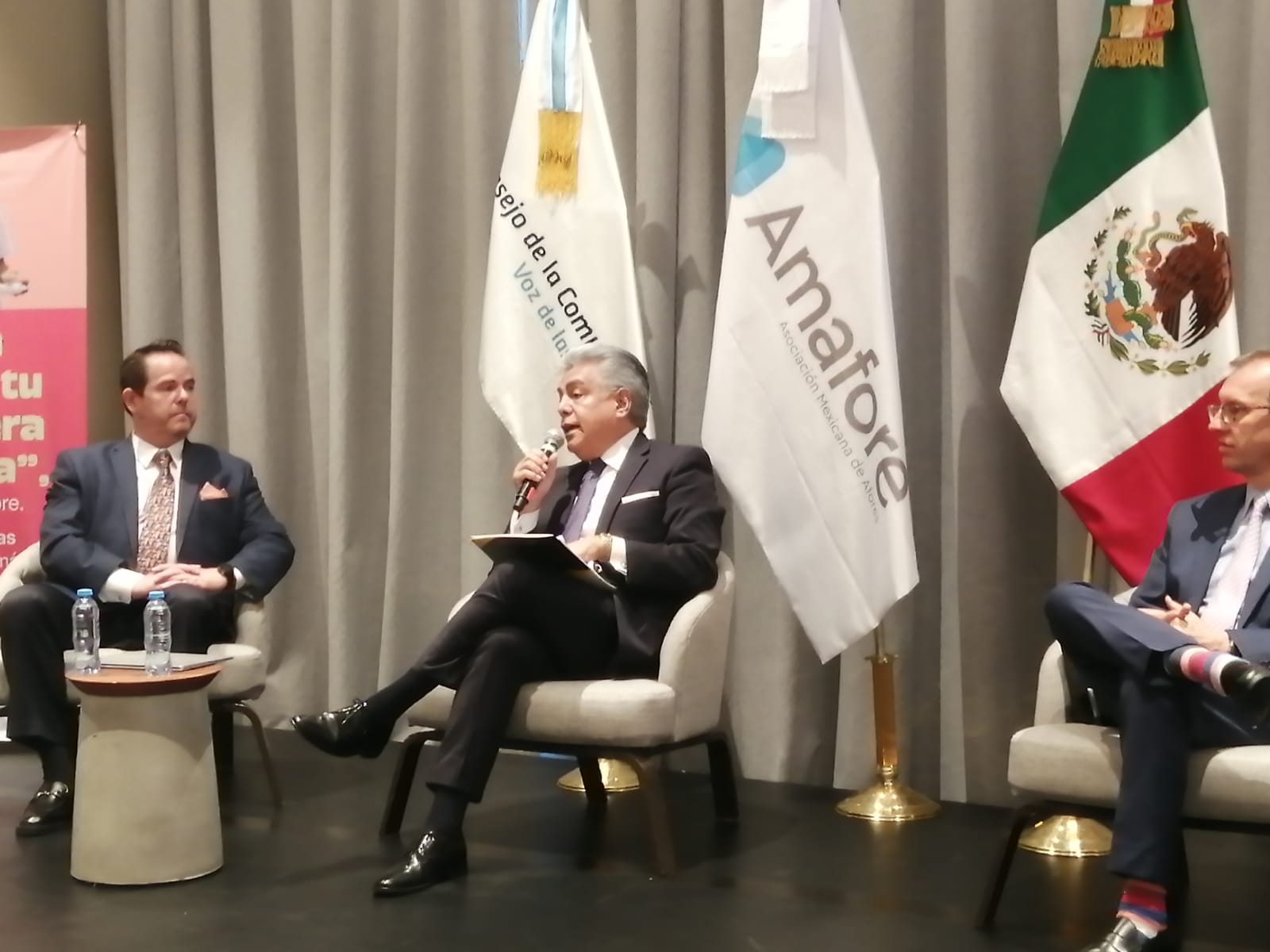 La AMAFORE destacó que este ajuste tiene como objetivo lograr una administración más eficiente y transparente al reducir el número total de cuentas, excluyendo aquellas sin fondos. 

Foto: Producción El Universal Puebla