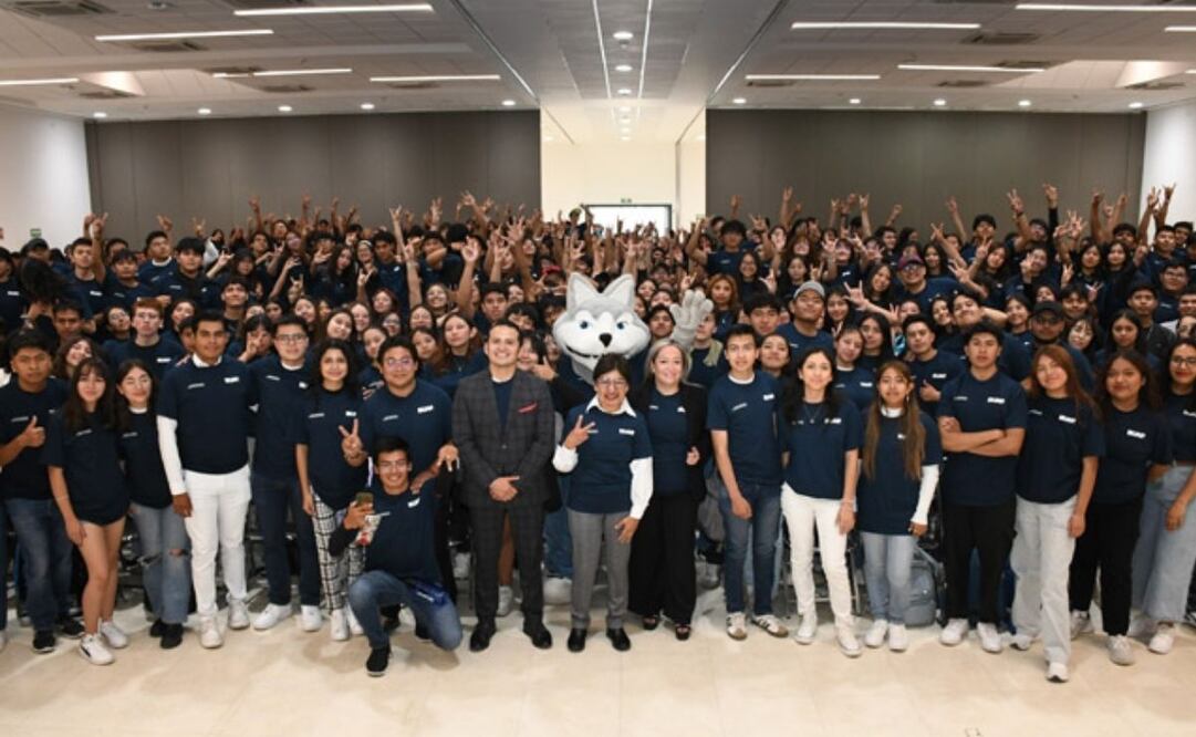 800 alumnos que se sumaron como lobomentores | Foto: Buap