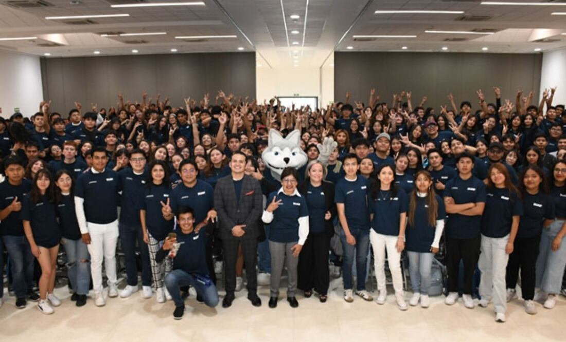 800 alumnos que se sumaron como lobomentores | Foto: Buap