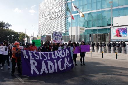 Protestan en Puebla contra la violencia hacia la mujer 
