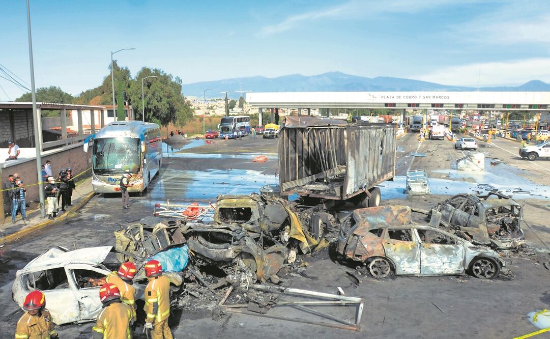 El 6 de noviembre, un tractocamión se impactó contra vehículos en la caseta de San Marcos. Murieron 17 personas. Foto: Archivo EL UNIVERSAL