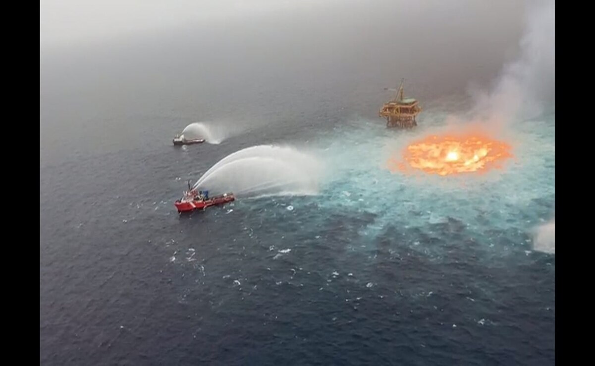 Plataforma de Pemex registra incendio “ojo de fuego” en Campeche