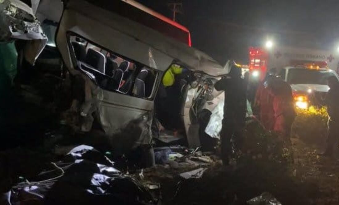 Un aparatoso accidente en Tehuacán dejo dos muertos y 15 lesionados | Foto: Redes Sociales