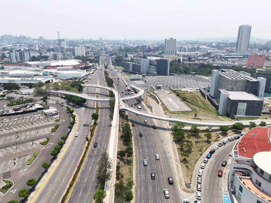 Cierres nocturnos en Vía Atlixcáyotl | Foto: EsImagen