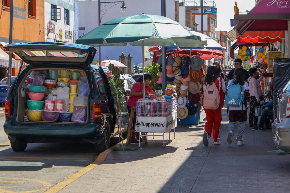 Los vendedores ambulantes y semifijos en Puebla deben pagar una cuota