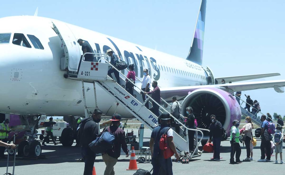Pasajeros que se dirigían a Tijuana llevan dos días varados en el aeropuerto internacional Hermanos Serdán | Agencia Es Imagen para El Universal Puebla