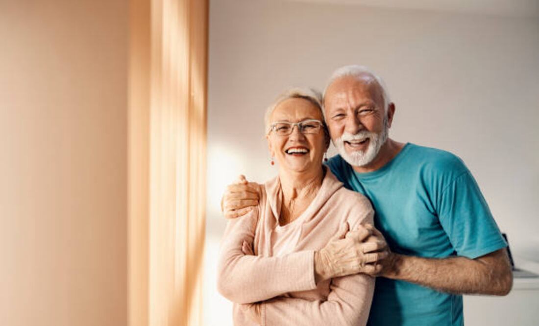 La soledad es un factor importante a esta edad, de acuerdo con los especialistas este sentimiento hace que las personas mayores de 60 años fortalezcan sus vínculos afectivos.
Foto: Producción El Universal