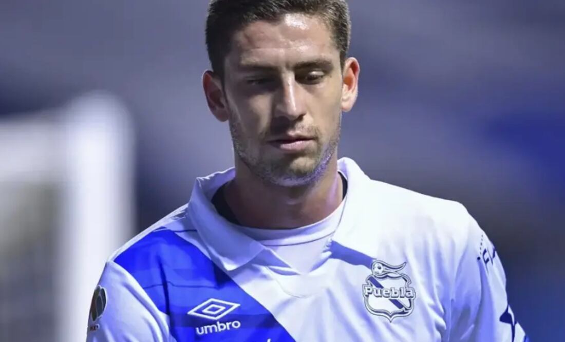 La carta de Santiago Ormeño sigue perteneciendo a las Chivas, por lo que el delantero deberá presentarse con el resto del plantel el próximo 9 de diciembre, fecha en la que el equipo rojiblanco iniciará las pruebas médicas a sus jugadores.
Foto: Producción El Universal Puebla