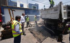 Supervisa Pepe Chedraui campaña de bacheo en San José Mayorazgo