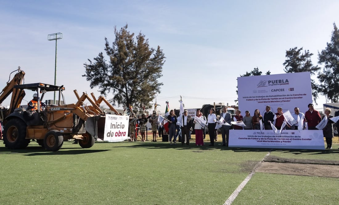 Dan banderazo a trabajos de rehabilitación de la cancha y la pista del Centro Escolar “José María Morales y Pavón | Foto: EsImagen
