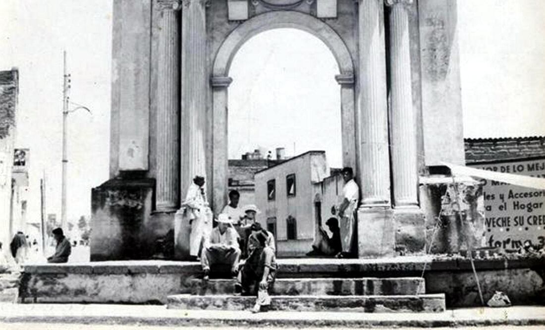Este bello arco quedó solo en la memoria y los libros de la época | Facebook Puebla Antigua