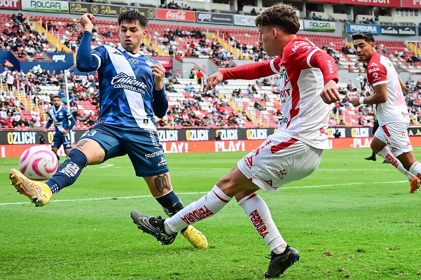 El equipo de Puebla aprovechó su condición de local para obtener una victoria importante, aunque no mostró su mejor juego en el campo.

Foto: Producción El Universal Puebla