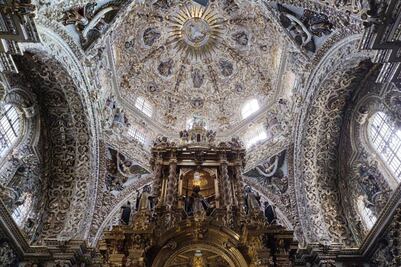 MAJESTUOSA CAPILLA DEL ROSARIO