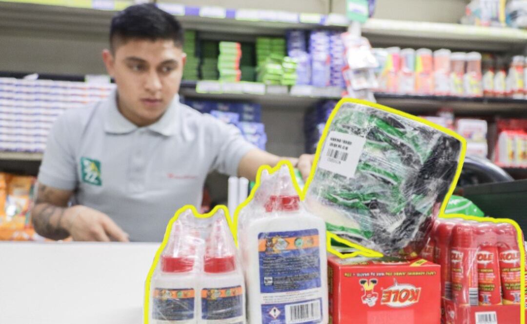 Padres de familia se preparan para surtir las listas de útiles escolares en Puebla | Foto: EsImagen