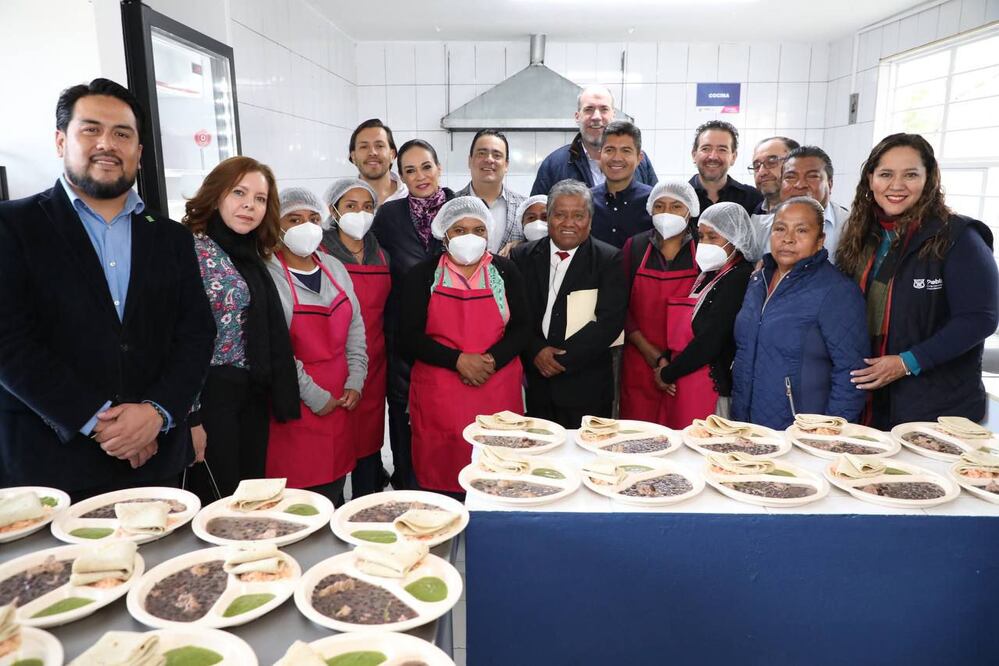Lalo Rivera y Liliana Ortiz inician obras de mejoramiento en desayunadores | Fotos Ayuntamiento de Puebla