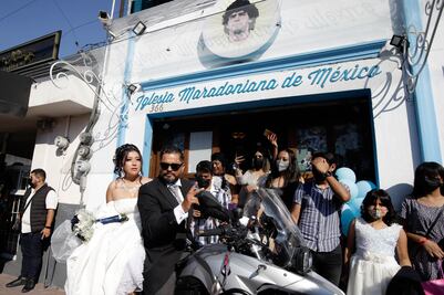 Las fotos de la primera boda maradoniana fuera de Argentina