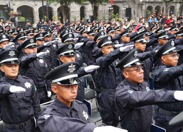 Lalo Rivera toma protesta a 108 nuevos policías municipales