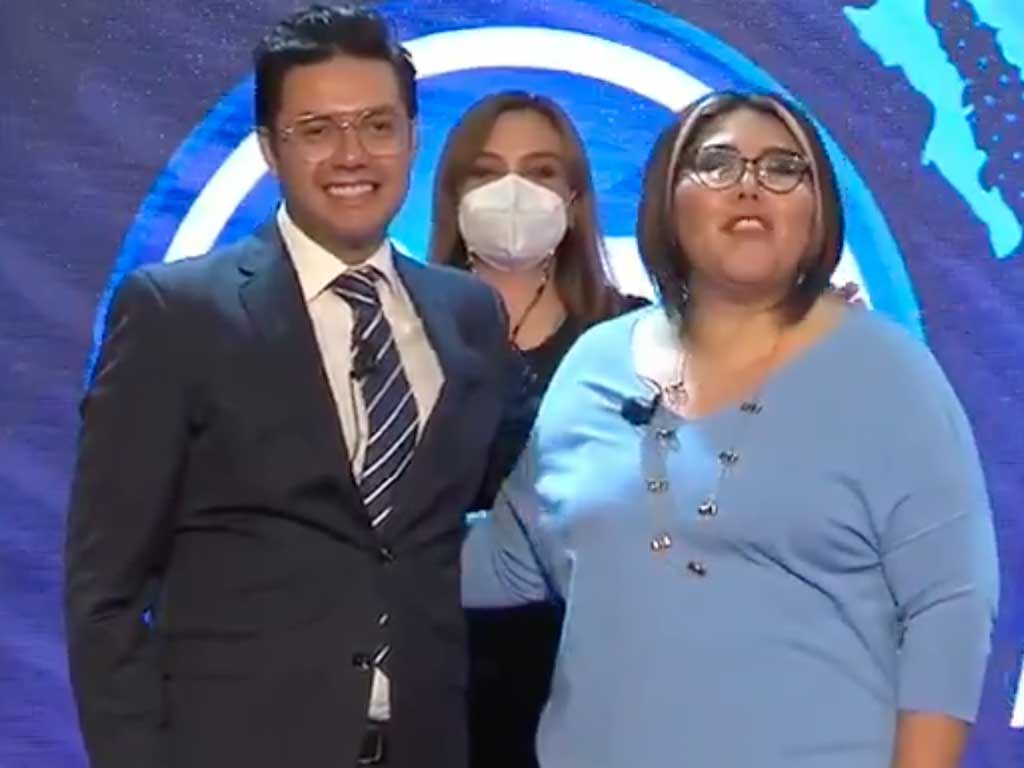 Sin críticos y con mensaje a favor de la paridad de género celebran panistas aniversario