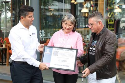 Eduardo Rivera apoya mil 500 negocios con el programa "Apertura a la palabra"