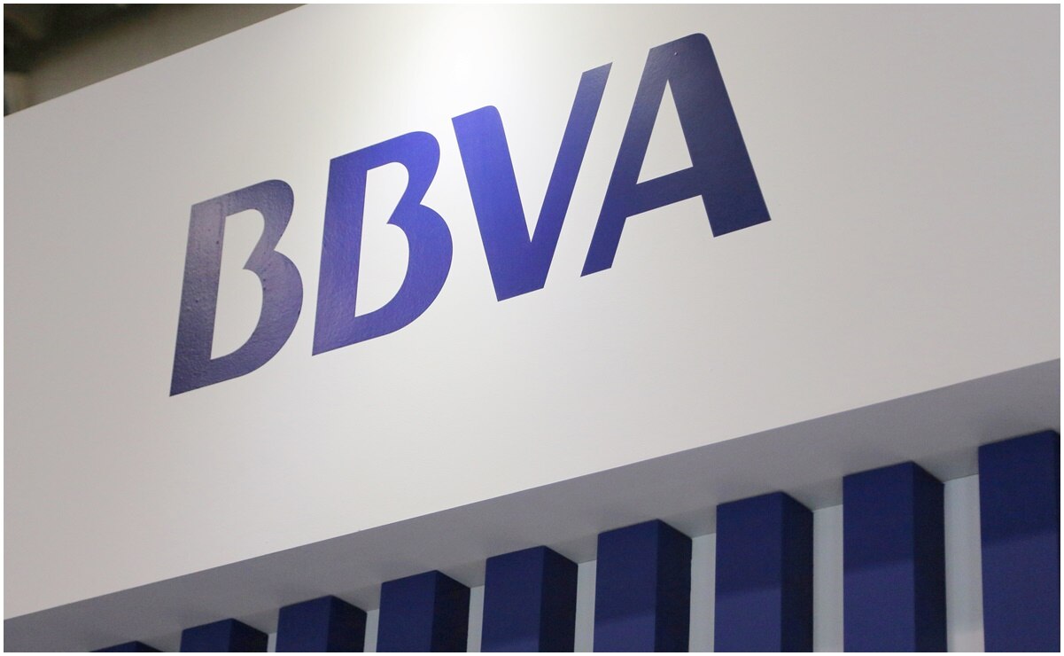 ¡Otra vez en domingo! Reportan usuarios fallas en cajeros, aplicación y pagos de tarjetas de BBVA México