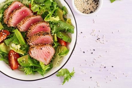 Los beneficios de comer atún ya sea enlatado o fresco 