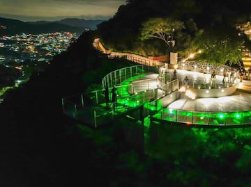 Visitantes reportan la ruptura de un cristal en el mirador de Atlixco