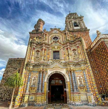 Iglesia de San Francisco Acatepec, de las más instagrameables de Puebla