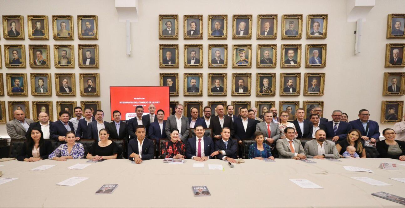 Alejandro Armenta se reunió con dueños y directivos de radiodifusoras nacionales y locales | Foto: Especial