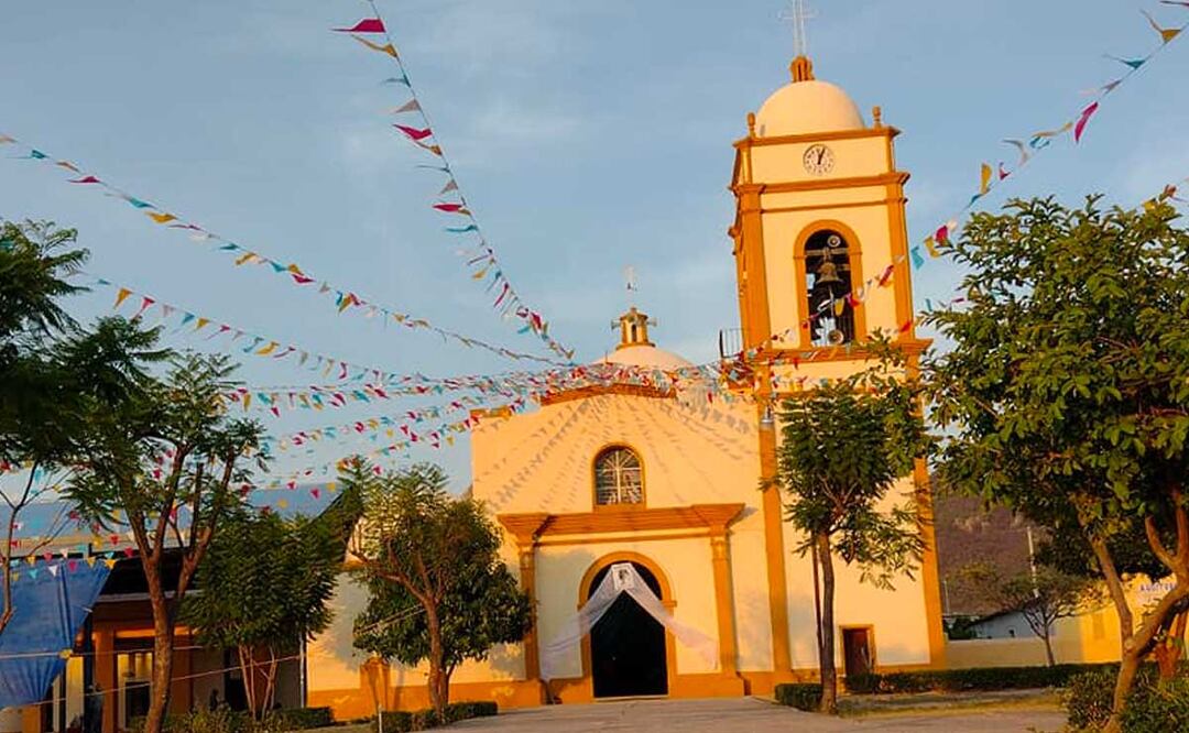 Los municipios poblanos de San Miguel Ixitlán y San Martín Totoltepec comparten una arraigada identidad religiosa | Foto: San Miguel Ixtlán