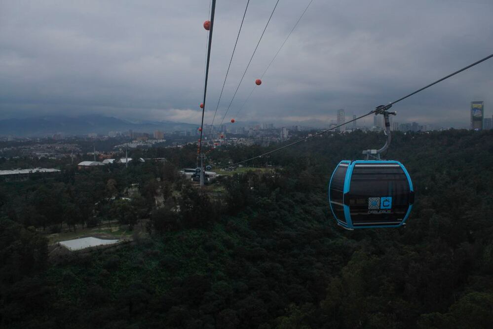 Alejandro Armenta promueve obra de cablebús en Puebla | Foto: EsImagen