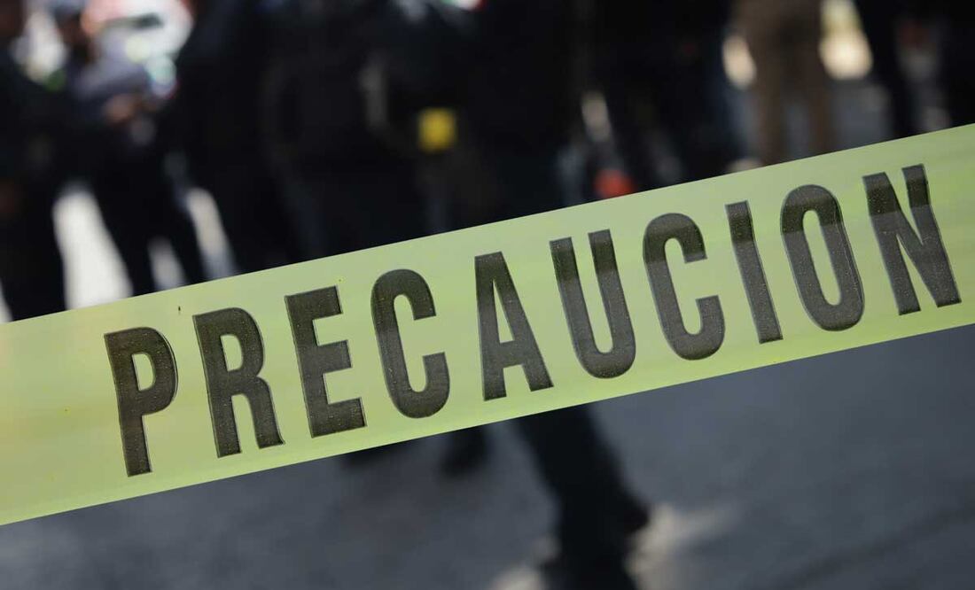 Los cuerpos baleados de cuatro hombres y una mujer fueron hallados en la carretera Libres-Altzayanca | Foto: Agencia Es Imagen para El Universal Puebla