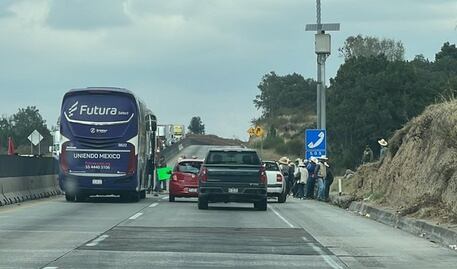 Manifestación en Arco Norte: Campesinos exigen pago de sus tierras y cierran autopista