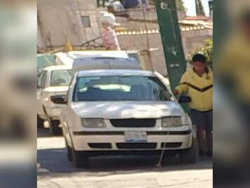 La amarraron para robarle vehículo en Caleras