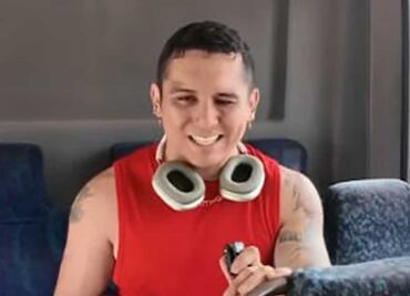 VIDEO. Edwin Luna recorre las calles de Puebla cantando en camiones y conviviendo con fans