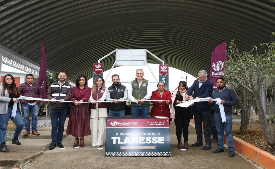 En coordinación con el gobierno estatal se construyeron 22 techados con sistema de captación pluvial en diferentes planteles educativos de la capital | Foto: Ayuntamiento de Puebla