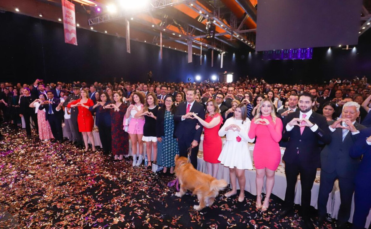 Ceci Arellano rindió protesta como presidenta honoraria del Patronato del Sistema Estatal para el Desarrollo Integral de la Familia (SEDIF), ante cientos de poblanas y poblanos I Foto: Gobierno del Estado