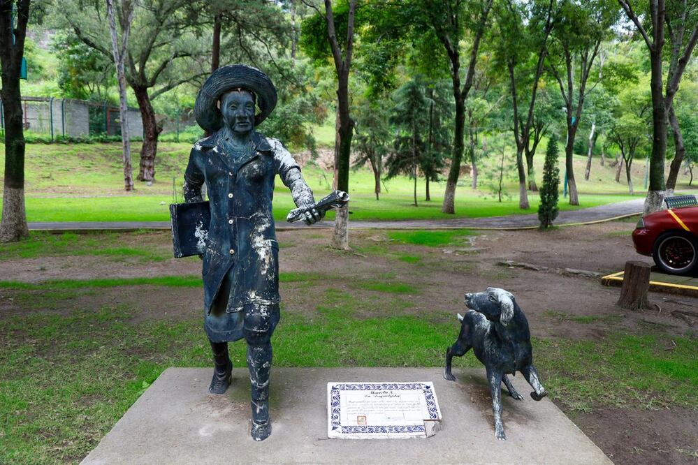 La estatua de Marcela y su perro se encuentra en Tlaxcala | Foto: EsImagen