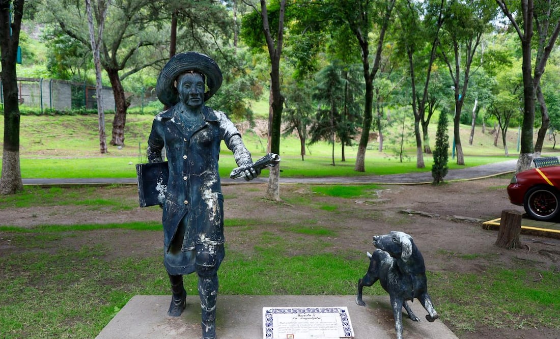 La estatua de Marcela y su perro se encuentra en Tlaxcala | Foto: EsImagen