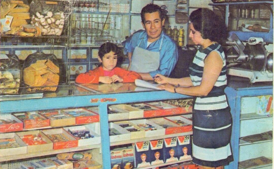 Pese a la invasión de Oxxo para muchos poblanos resulta más atractivo comprar en la tiendita de abarrotes | Foto: Juan Ayala