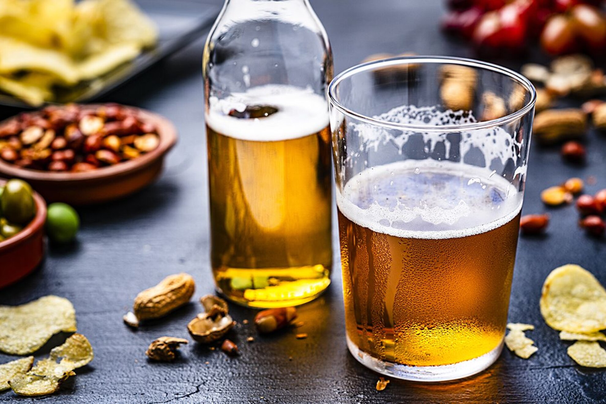 La definición de una "bebida estándar" puede variar según el país, pero típicamente equivale a una cerveza de tamaño regular aproximadamente 355 ml con un contenido de alcohol de aproximadamente 5% vol. 

Foto: Producción El Universal Puebla