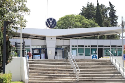 Hugo Tlalpan inicia gestión como secretario general del sindicato en Volkswagen