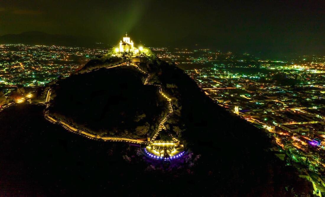 Uno de los cristales del mirador sufrió una fisura y ya fue reparado | Foto Ayuntamiento de Atlixco