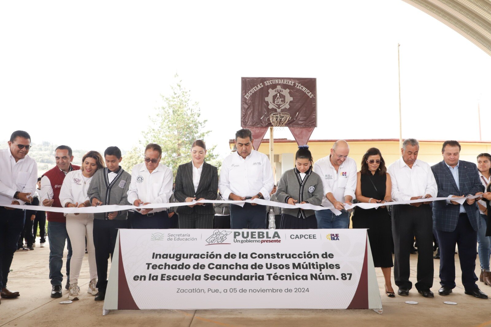 El gobernador Sergio Salomón realizó gira en Zacatlán | Foto: Gobierno del Estado