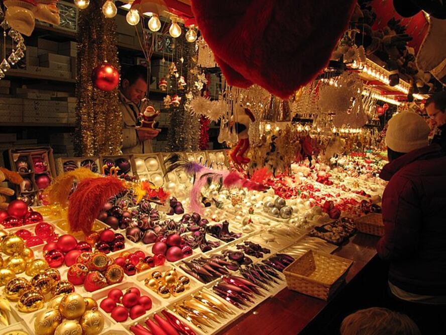 Estos adornos inflables son muy populares por su tamaño y atractivo visual, ideales para decorar tanto interiores como exteriores.
Foto: Producción El Universal Puebla