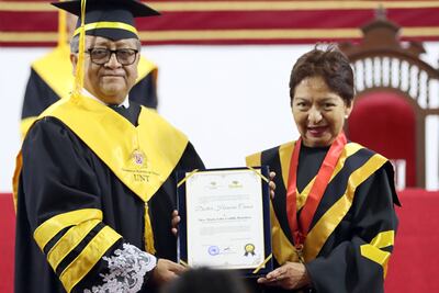 La Rectora María Lilia Cedillo Ramírez fue otorgada con un Doctorado Honoris Causa por la Universidad Nacional de Trujillo.