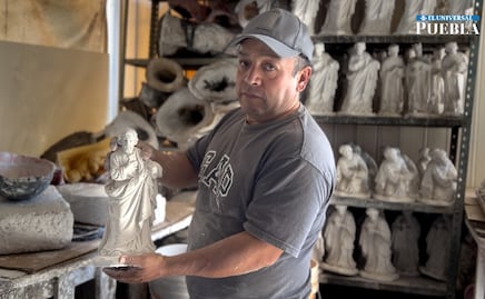 Así elaboran los nacimientos en Amozoc