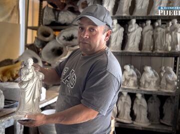 Así elaboran los nacimientos en Amozoc