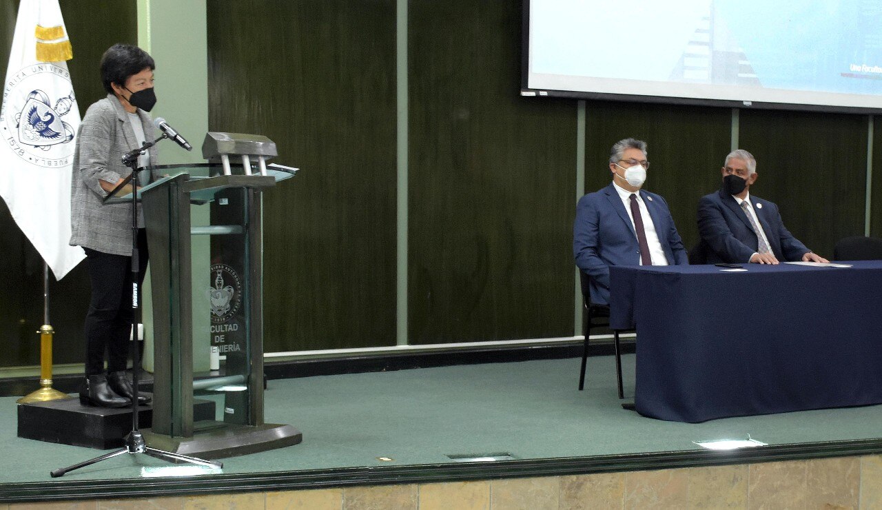 Lilia Cedillo destaca compromiso de la Facultad de Ingeniería de la BUAP